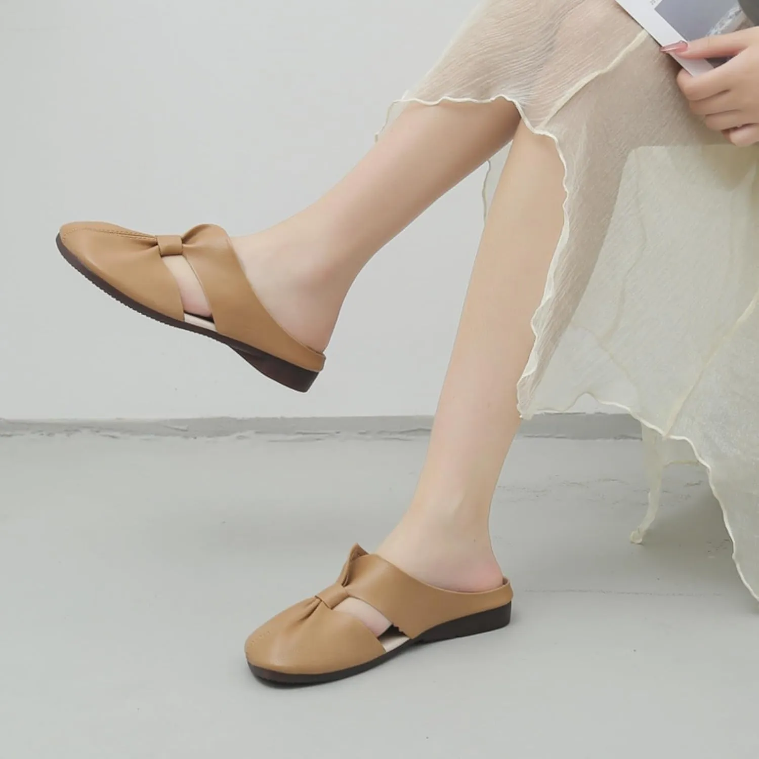 Cut Out Design Flat Mules Lightweight Round Toe Mules Comfortable Soft Sole Knot Sandals Non-Slip Backless Sandal Wear-Resistant and Non-Slip Slippers Beach Vacation Shoes