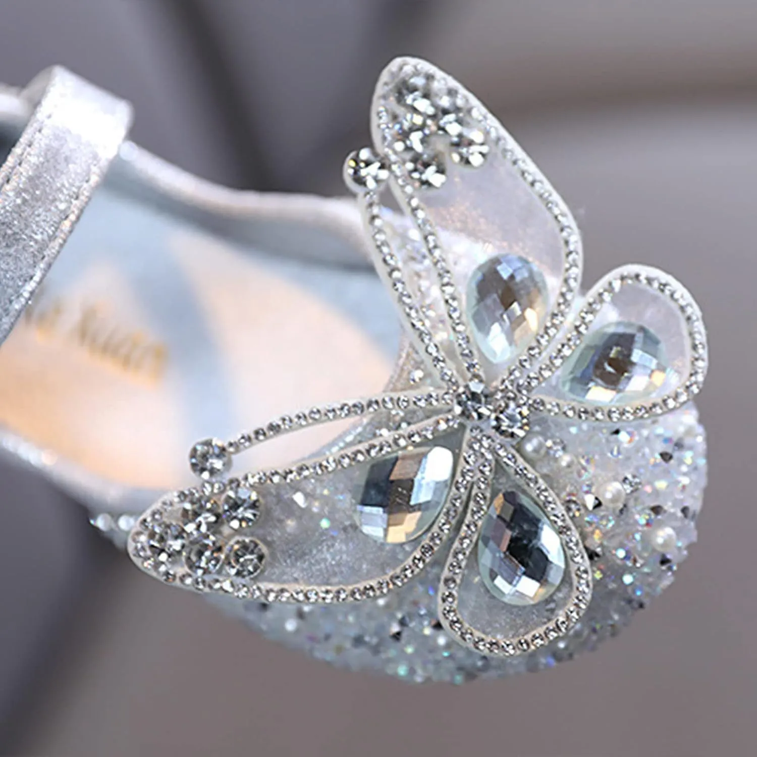 Fashion Spring and Summer Children Dance Shoes Girls Dress Performance Princess Shoes Pearl Toddler Girls High Heels