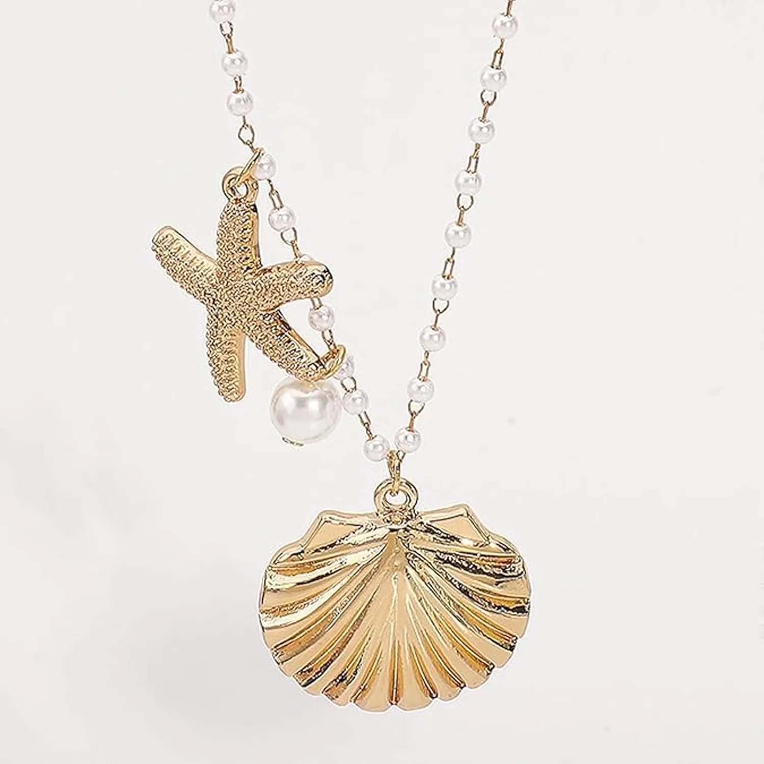 Seashell Necklace Gold Shell Necklaces for Women Layered Boho Beaded Puka Shell Necklace Summer Outfits for Women Beach Vacation Essentials Beachy Jewelry Gifts