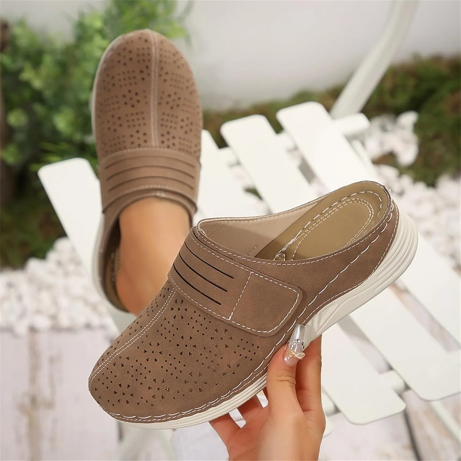 Women's Mules & Clogs Closed Toe Sandals Comfortable Sandals Casual Clogs Non Slip Mules Summer Outdoor Mule with Arch Support