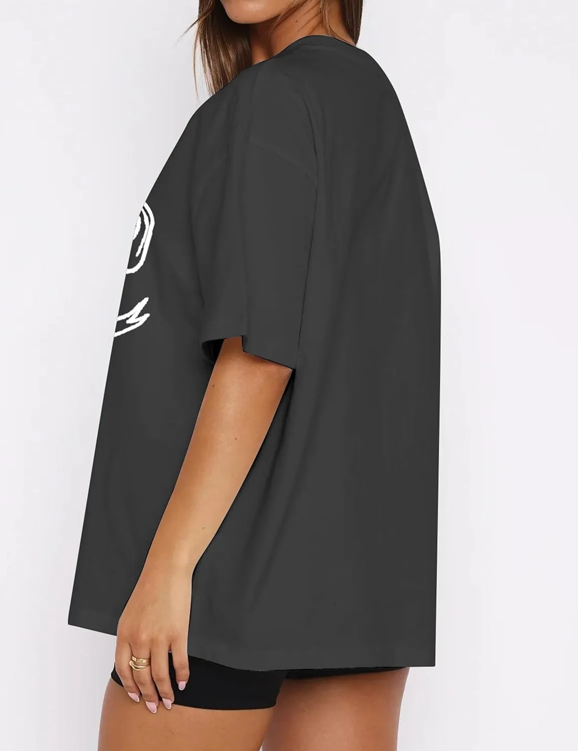 Ythomm Womens Bow Graphic Oversized T-Shirts Short Sleeve Crewneck Summer Basic Tees Going Out Tops Casual Loose Fit Blouse